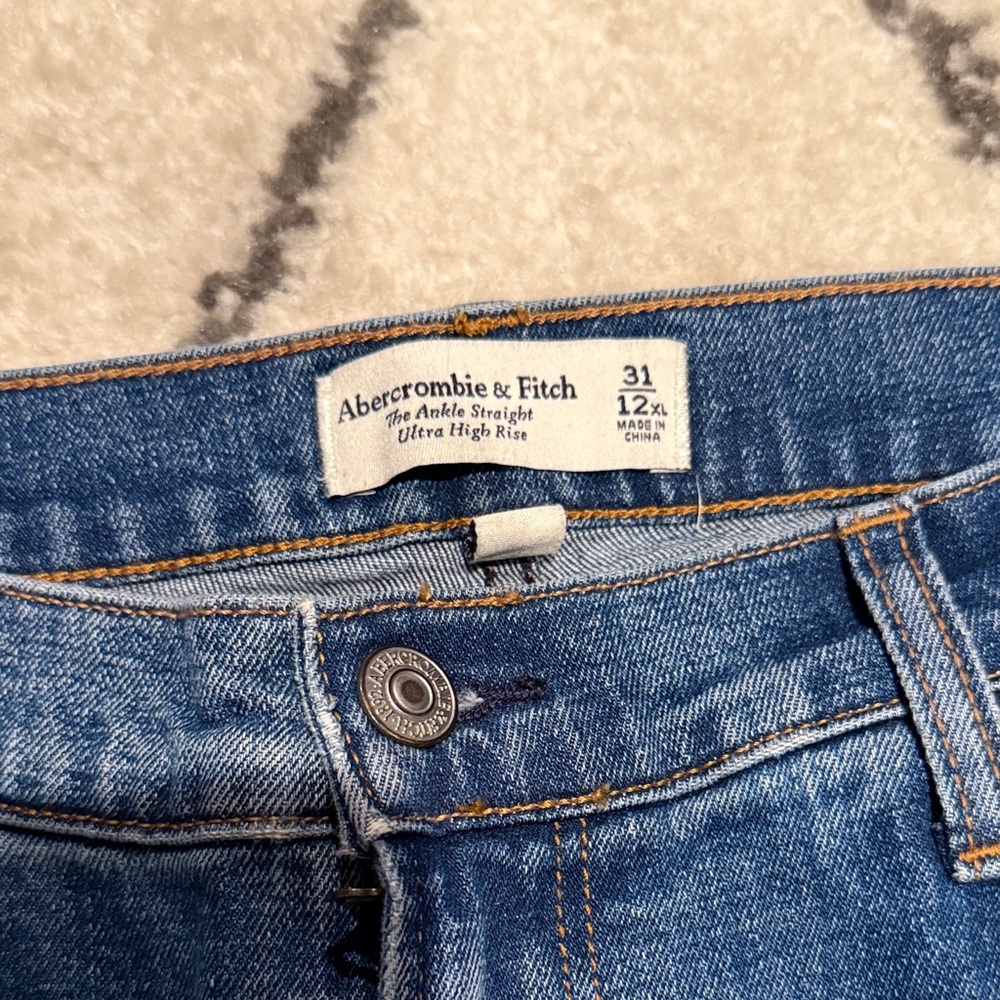 Abercrombie tall Classic Blue Denim Jeans - Picture 2 of 3
